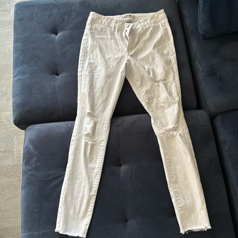 White jean pants